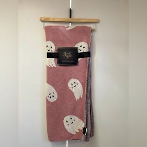 Soft Viral Pink Ghost blanket - Spooky Night Decorative Halloween Throw Blanket